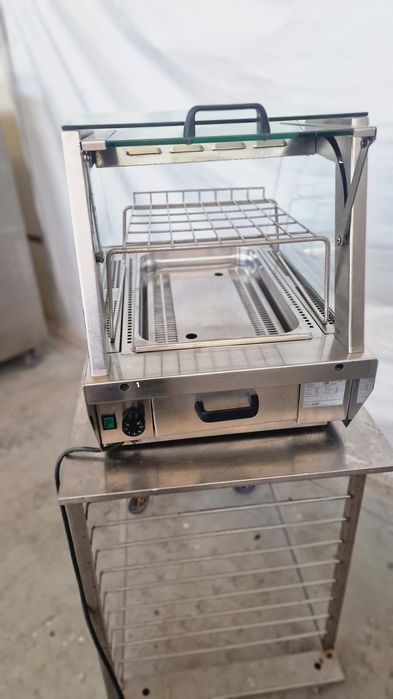 Чешка топла витрина