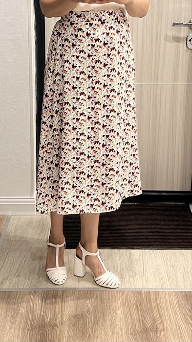 Продам босоножки и сланцы