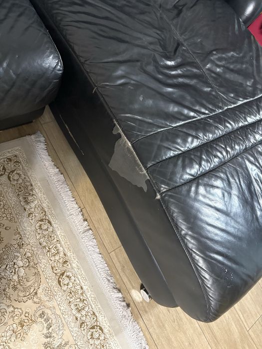 Продам кожанный диван