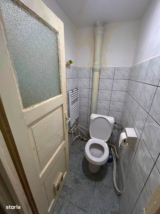 De vanzare apartament cu 2 camere, 2 bai, etajul 1, Pret 45000euro