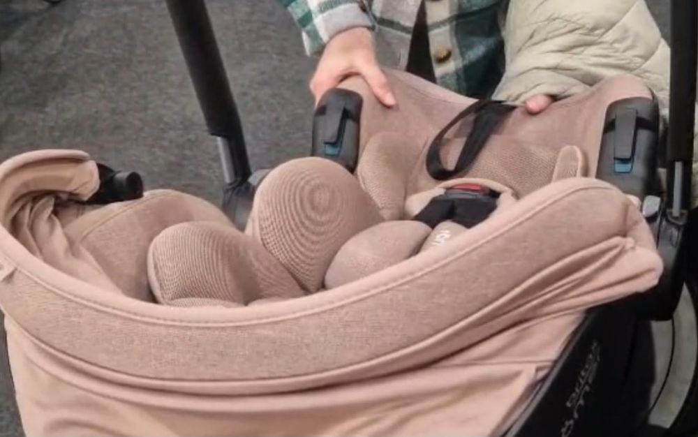 Scoica auto Britax Romer tip Baby- Safe Pro + bază ISOFIX VARIO BASE 5Z