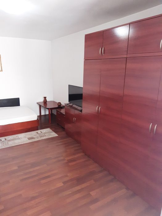 Vand garsoniera decomandata Ostroveni, 35 mp utili, bloc BCA.