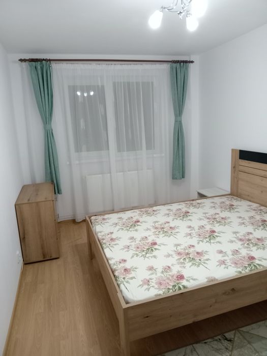 Închiriez  apartament decomandat Brasov