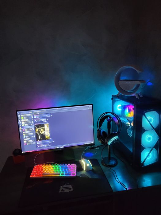 Kompyuter   sotiladi.