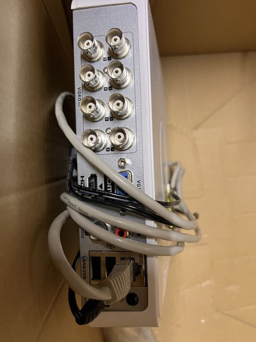 Sistem supraveghere Hikvison,5 camere,alarma paradox,3 senzori.