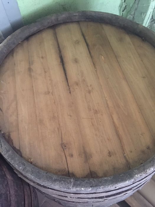 Бурета за вино и бидони