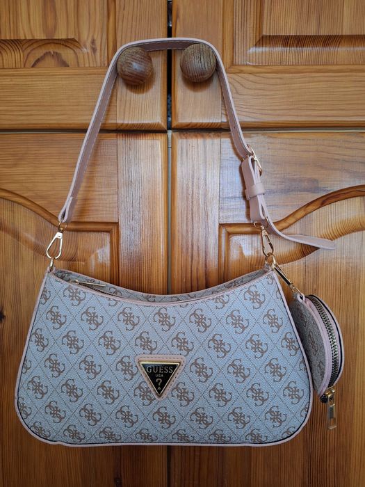 Дамска чанта Guess