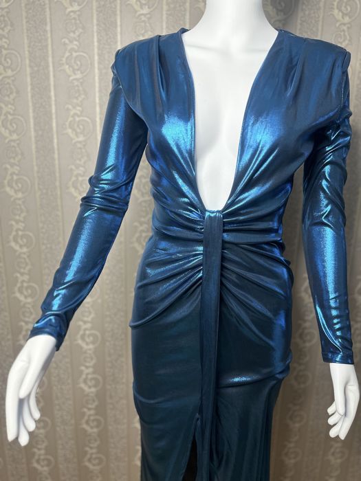 Продается трендовое красивое платье ,в размере S