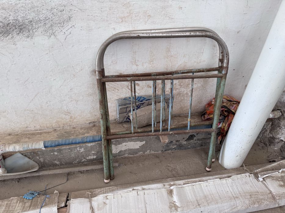 Кровать пружинная, советская, б/у, металлическая, в отличном состоянии