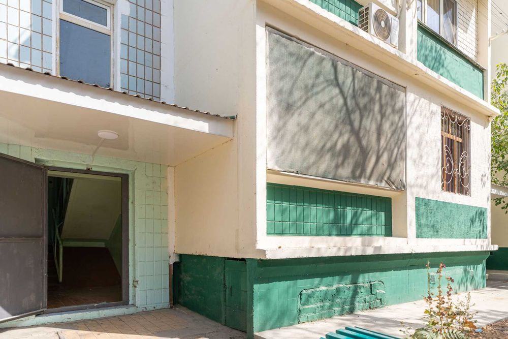 Panelniy Ohangrabo 2 Hona 1 Etaj No turarga mos kvartira sotiladi