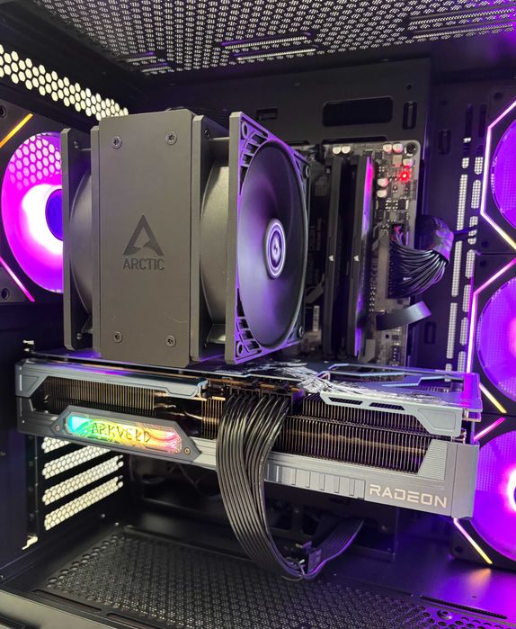 Геймърски компютър AMD Ryzen 7 8700F, RX 9070 XT 16GB, 32GB ram