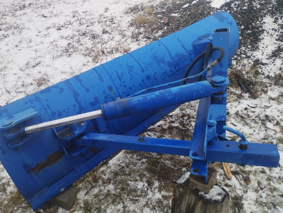 Отвал гидро поворотный