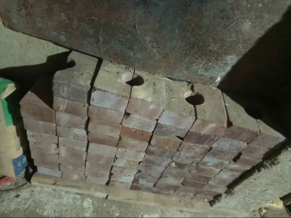 Огнеупорни тухли половинки