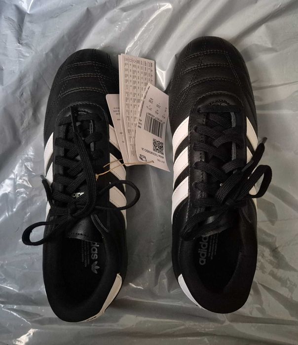 Нови кожени маратонки Adidas Originals TAEKWONDO, 37
в черно JS1193