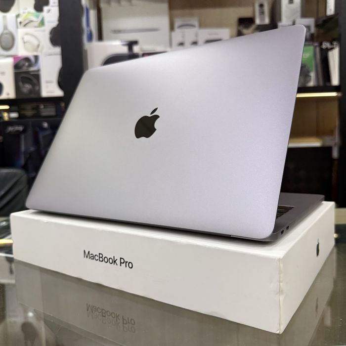 Macbook Pro 13" Core i5 8/256Gb