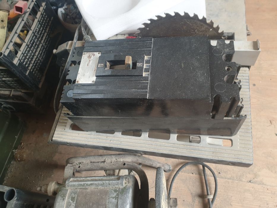 Стабилизатор,автоматы,шиток