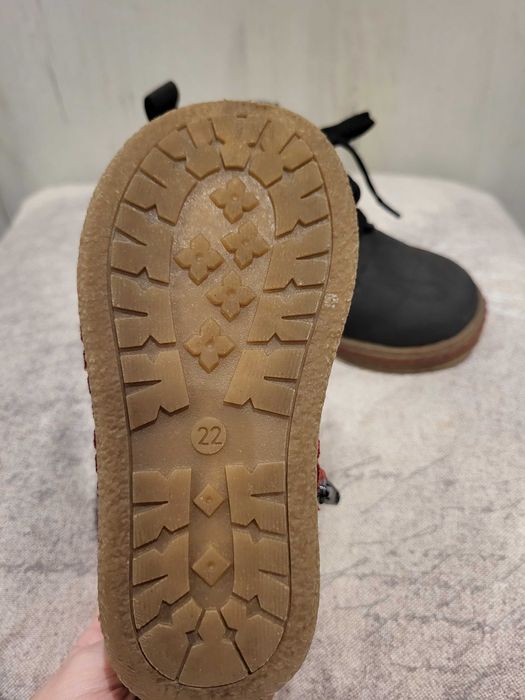 Детски боти за момче 22 номер.Дължина на стелката 14.5см.