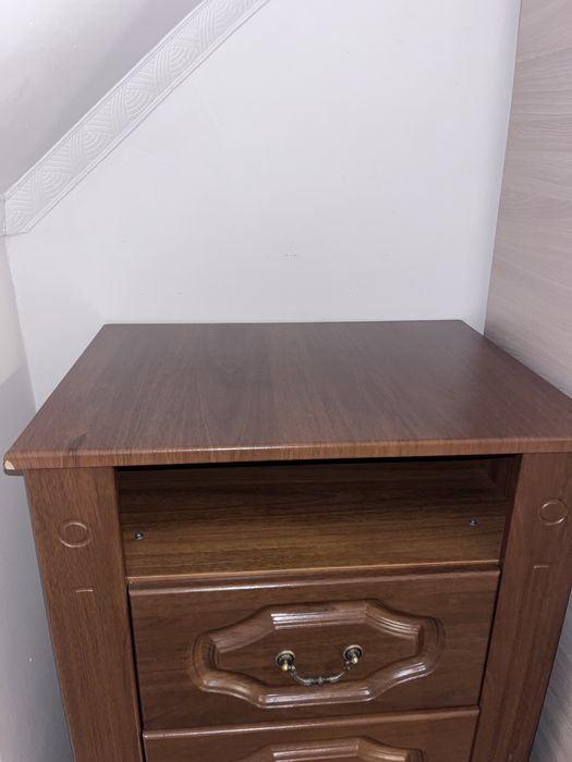 Тумба с выдвижными полками