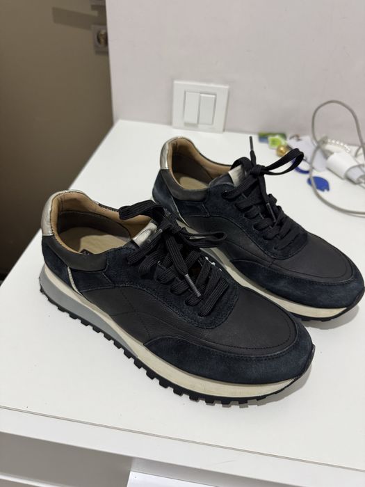 Продам кроссовки