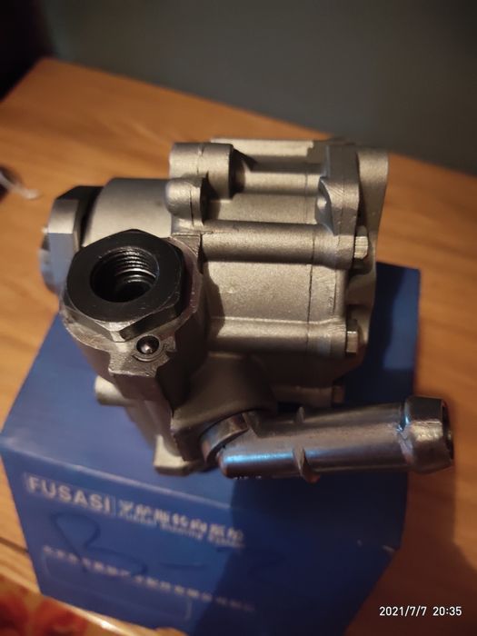 Насос гидравлический на пассат В3