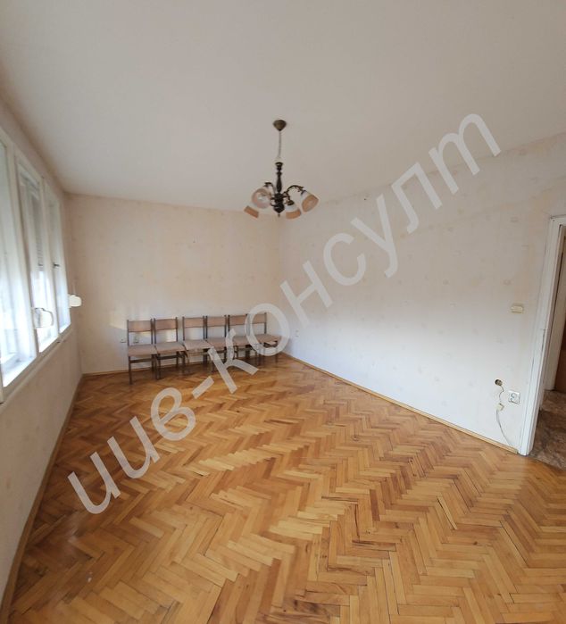 Продава се Тристаен апартамент в Велико Търново, Бузлуджа - 105 кв.м за 1600 €/кв.м - Снимка #6