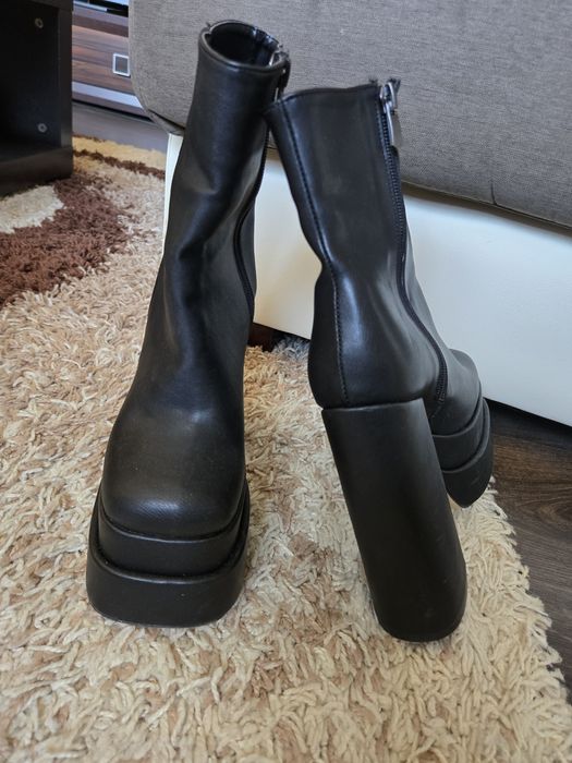 Боти високи супер актуални