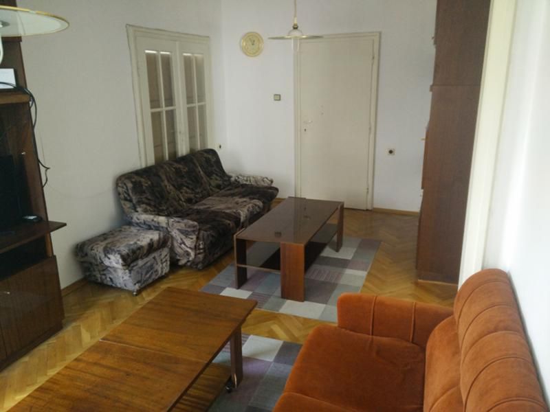 Дава се под наем Тристаен апартамент в Бургас, Център - 100 кв.м за 448.8 € - Снимка #5