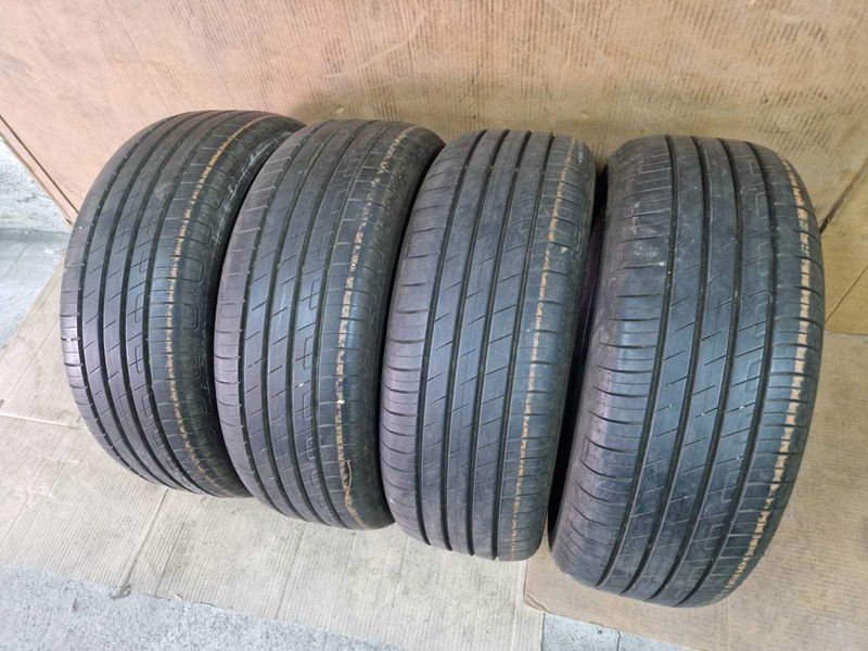 4 Goodyear R17 215/55 летни гуми DOT4720