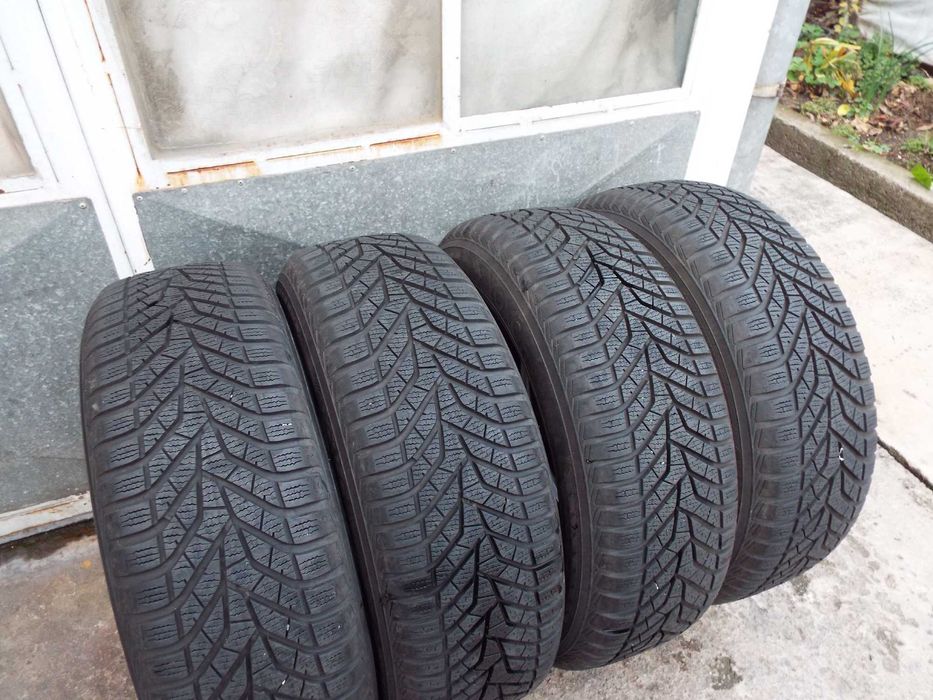 vand 4 anvelope de iarna 215/60/16 yokohama [aproape noi] pret 700r