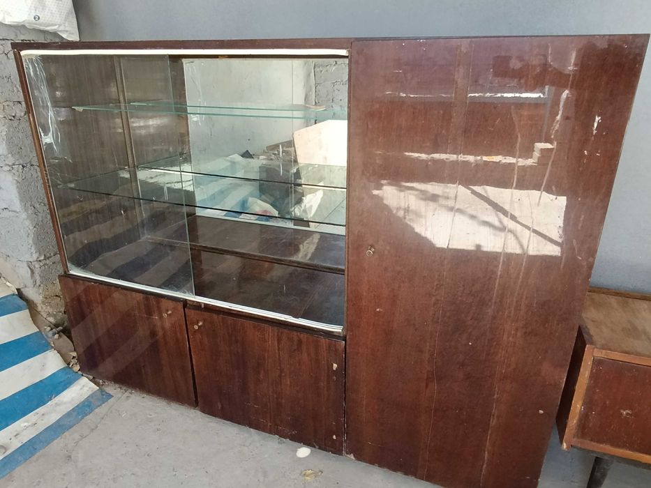 Сервант сотилади