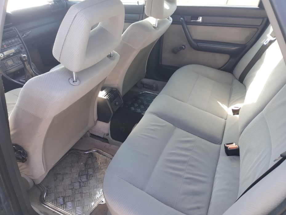 Продавам Audi 100 c4 2.3 Quattro може и бартер за по малък автомобил