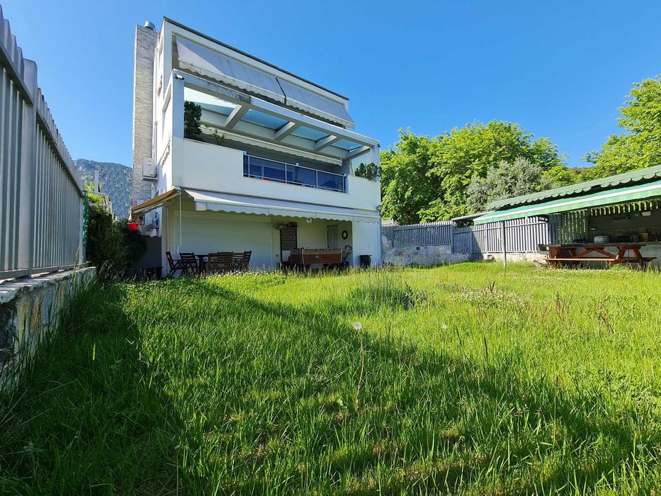 ПРОДАВА се самостоятелна къща 230кв.м в Palio Kavala (код 4184)