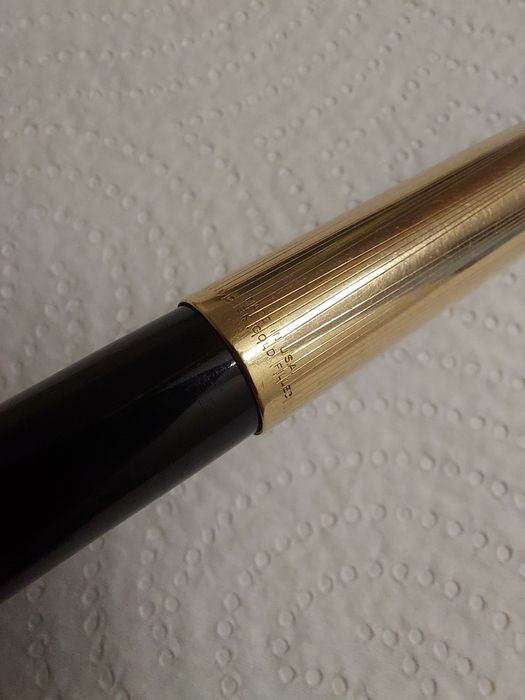 Stiloul Parker 51 penita aur 14k