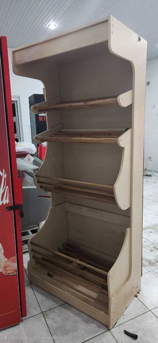 Торговое оборудование. Стеллажи