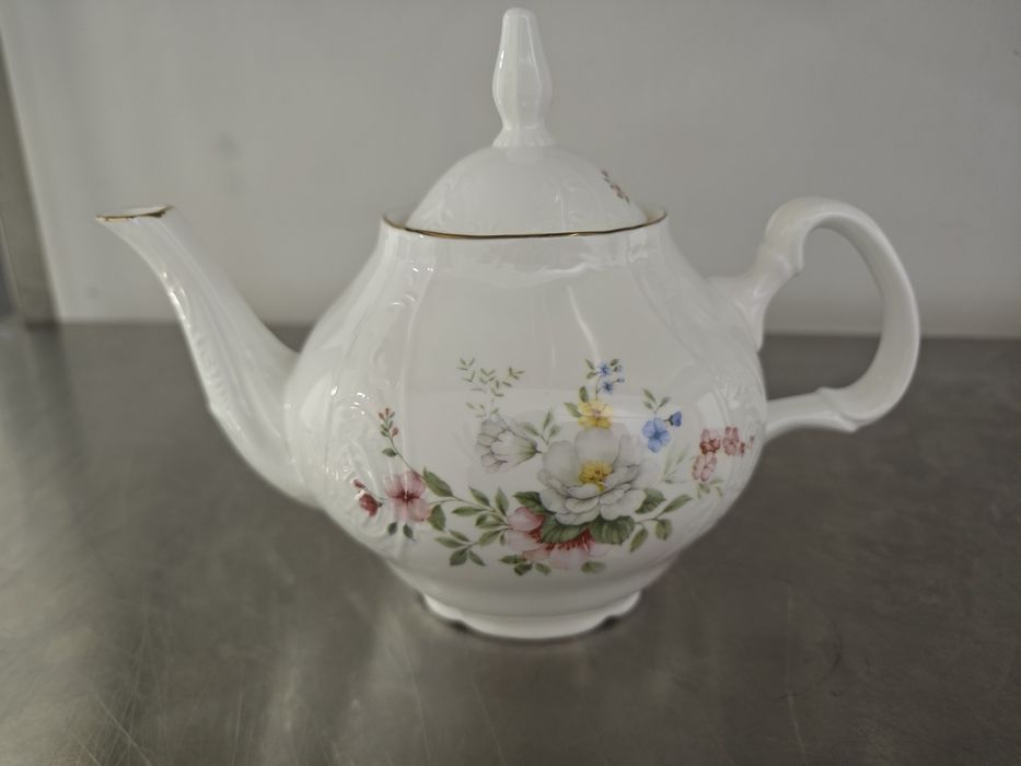 Чайник фарфоровый