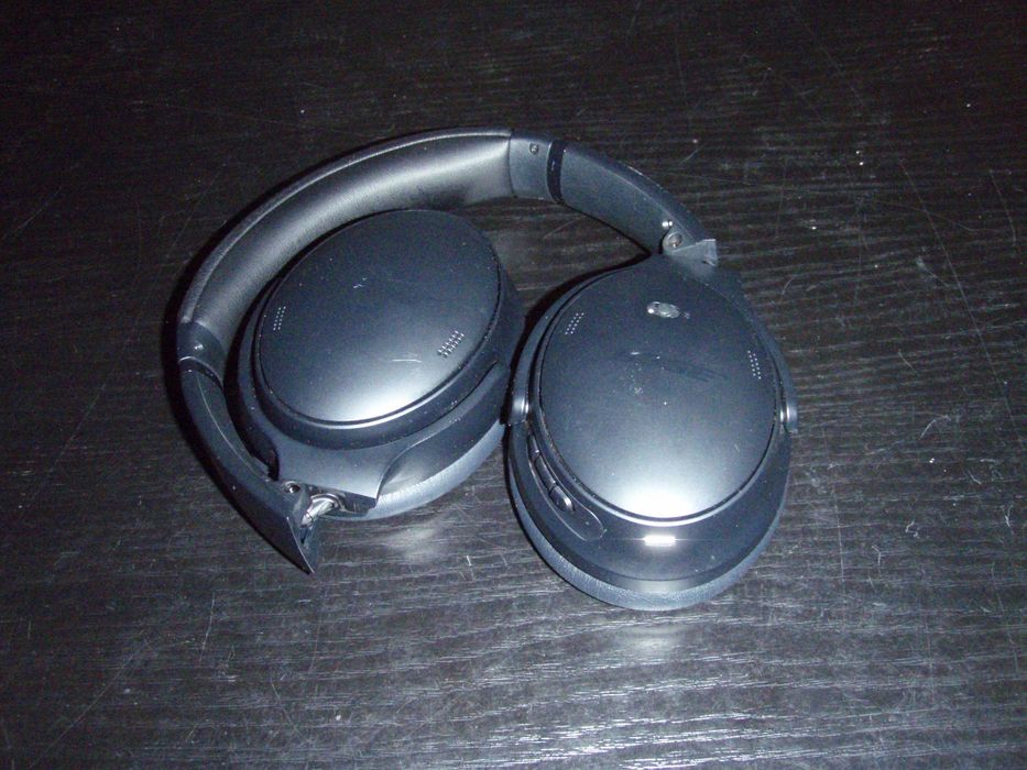 BOSE QuietComfort 45 (originale, nu copii/clone), aproape noi
