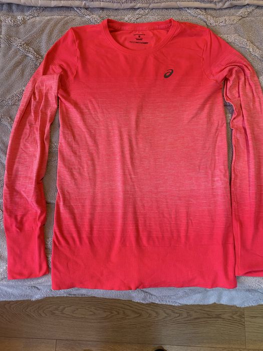 Asics/Асикс някои неща на известната марка, всичко по 15 евро