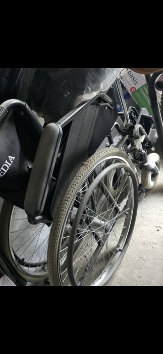 Продам инвалидную коляску