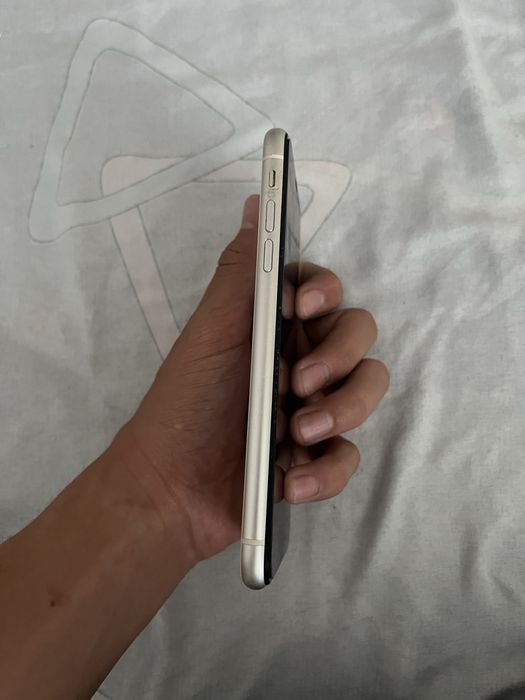 iPhone  11