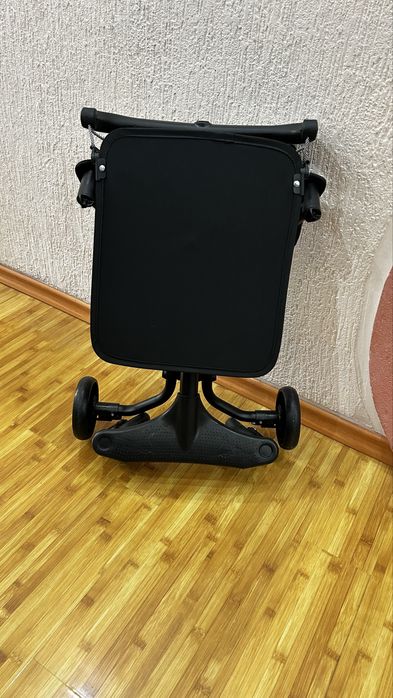 Продам новую коляску