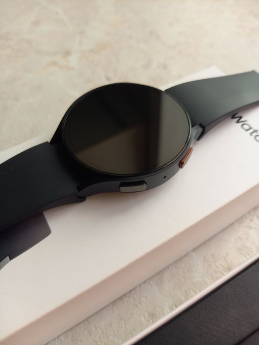 Galaxy Watch 6.44mm.
