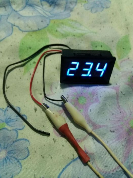 Termometru digital de panou