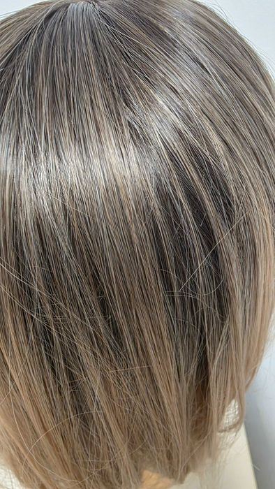 Perucă HAIRCUBE ombre șaten-blond, bob în straturi, sintetică