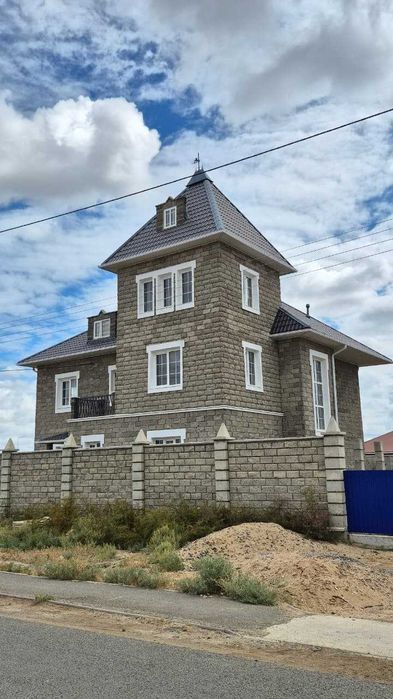 Прекрасный недострпоенный дом