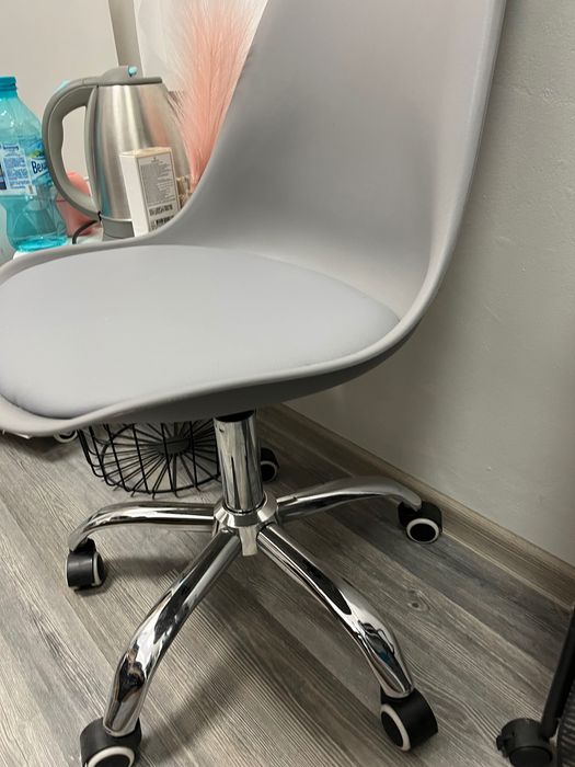 Козметична кушетка и стол