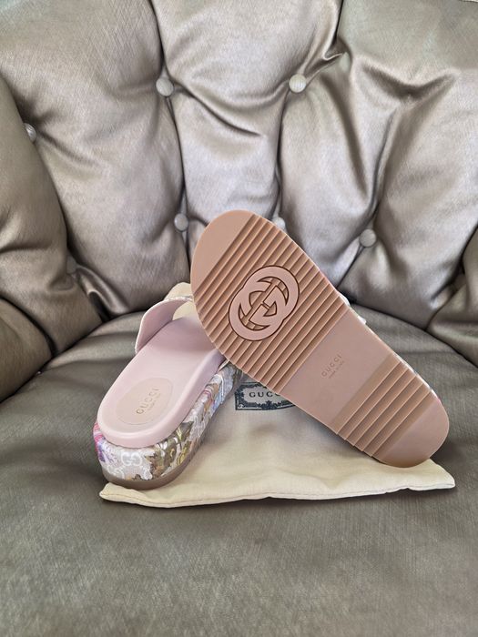 Налични чехли Gucci