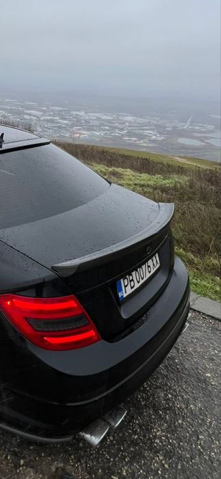Багажник мерцедес w204 седан с карбонов лип спойлер