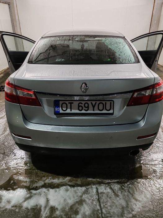 Vând Renault Latitude