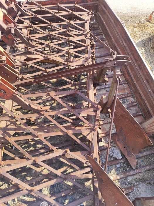 Трактор YTO 804 на ходу