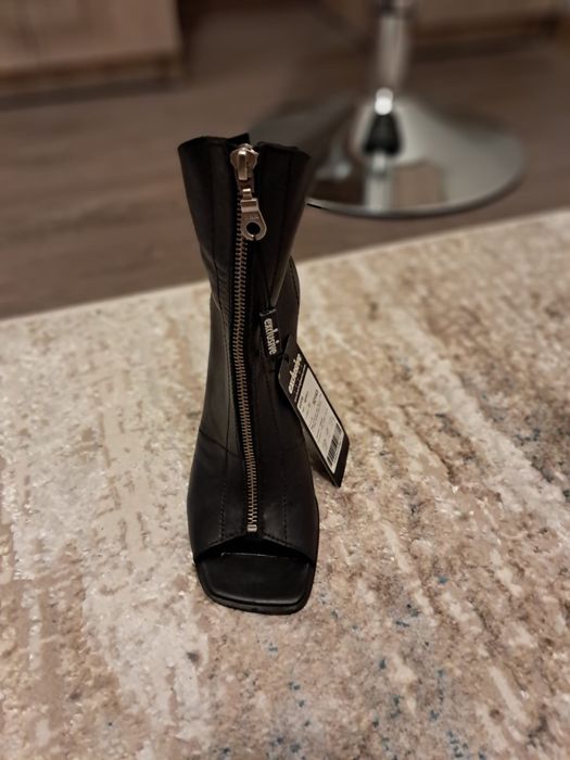 Botine nr 37 noi cu eticheta trnit prin olx